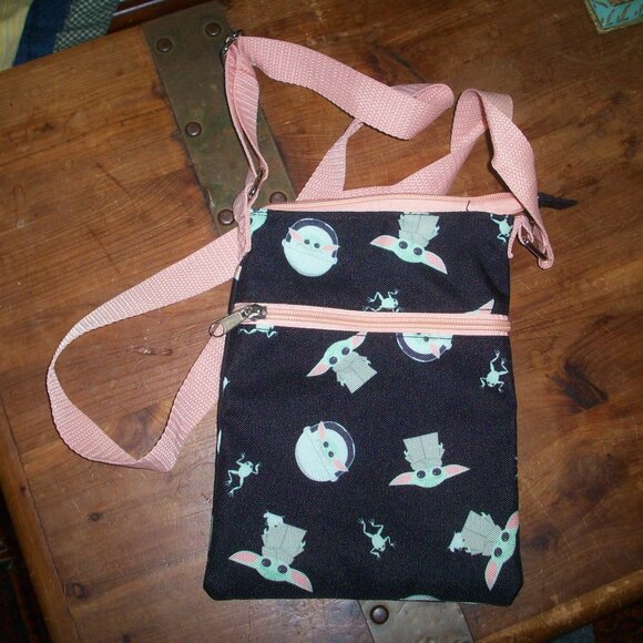 Star Wars Mandalorian Grogu The Child Baby Yoda Crossbody Bag Bioware Black Pink - Picture 1 of 6